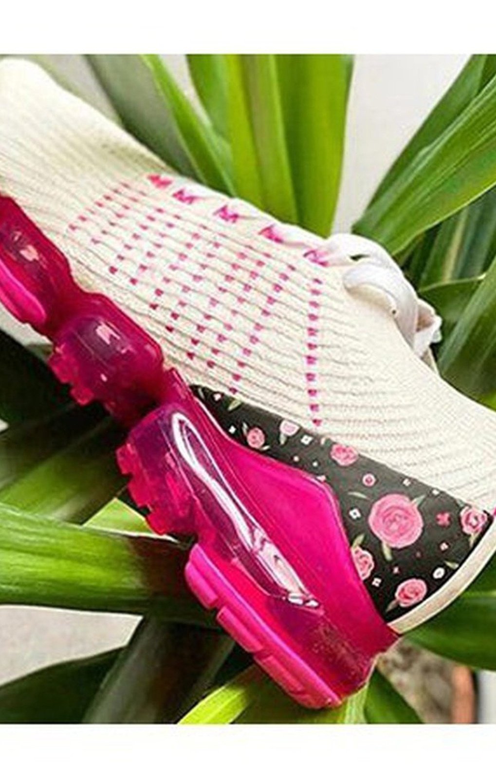 Women's Floral Accent Heel Flexible Shock Absorbing Sneakers