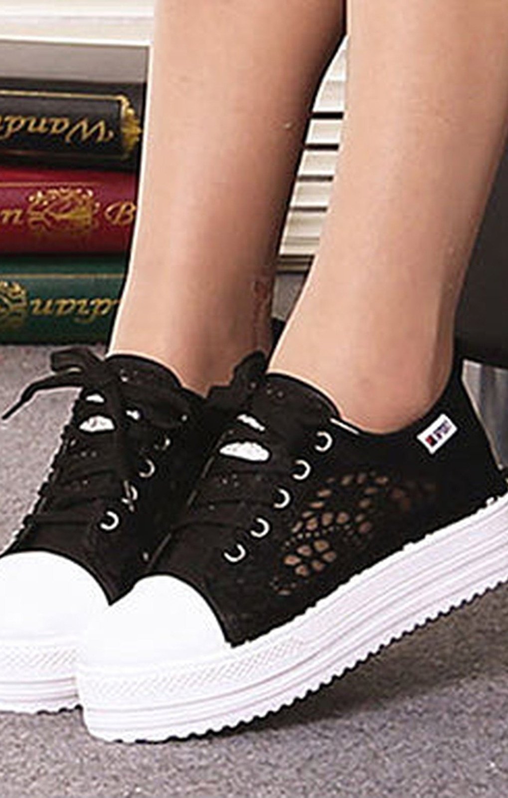 Lace  sneakers (2 Colors)