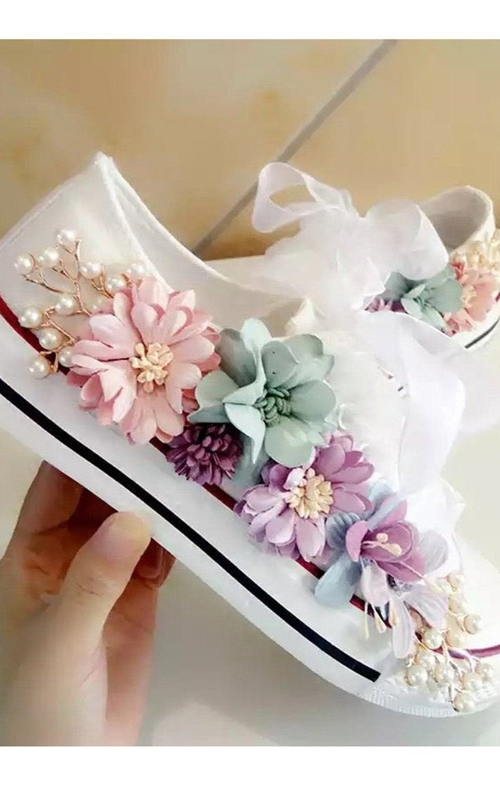 Floral sneakers Pearls Stones ( 2 Colors)
